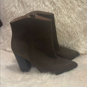 Halogen Brown Heeled Boots with Pointed Toe